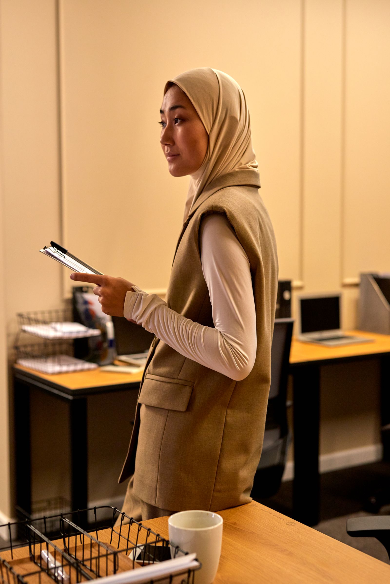 Preview nyata website DANIA & PARTNERS untuk firma hukum